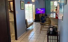 Esperanza Inn Guesthouse (Adults Only)